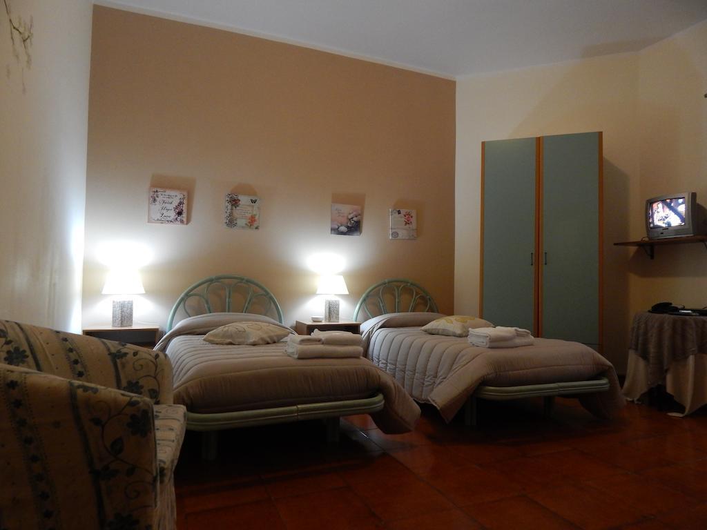 Hotel Il Platano Ottana Rum bild