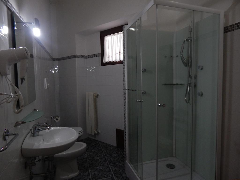 Hotel Il Platano Ottana Rum bild
