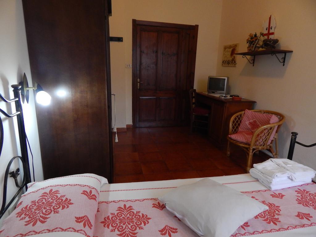 Hotel Il Platano Ottana Rum bild