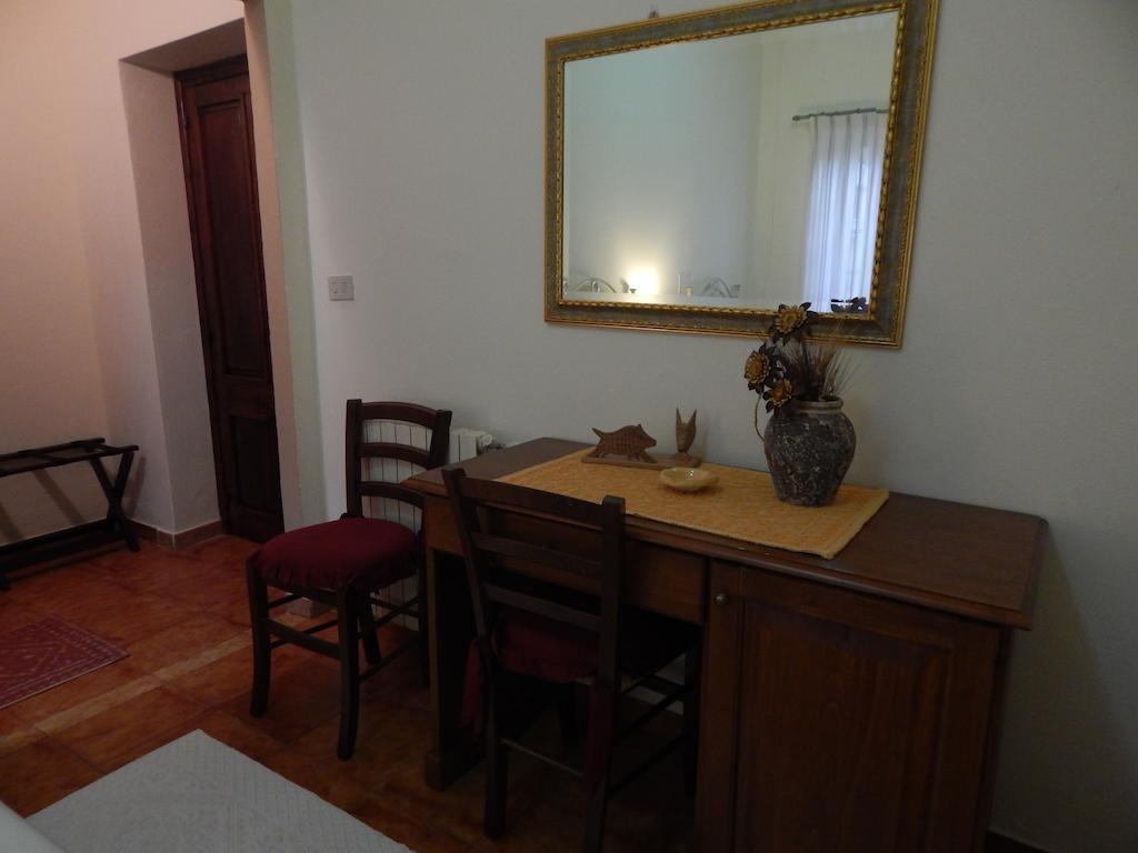 Hotel Il Platano Ottana Rum bild