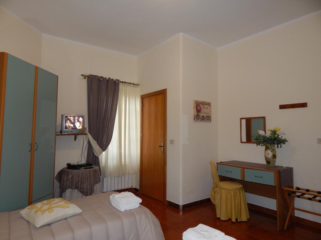 Hotel Il Platano Ottana Rum bild